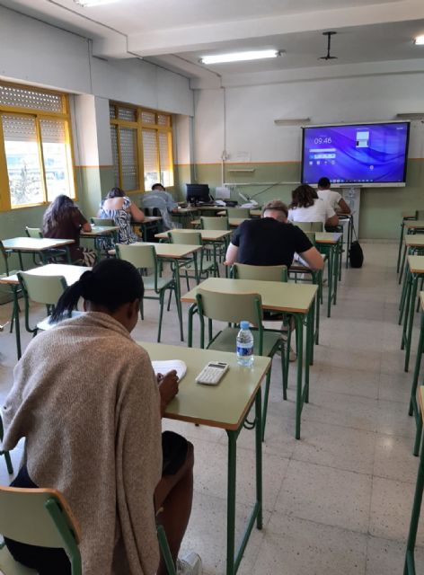 880 personas mayores de 18 a&ntilde;os se presentan a las pruebas para obtener el título de graduado en ESO - 3, Foto 3