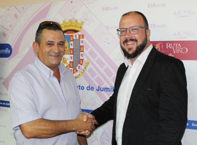 Los funcionarios del Ayuntamiento de Jumilla, los primeros de toda la Región en recuperar parte de sus derechos perdidos - 1, Foto 1