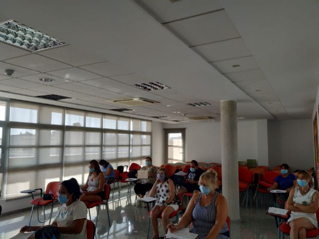 Se clausura el curso de Servicio de Atención Psicosocial para familias de personas dependientes - 2, Foto 2