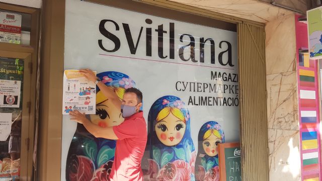 Más de 40 comercios de Molina de Segura lucen en sus escaparates carteles en español, inglés, francés y árabe con información sobre la normativa COVID - 2, Foto 2