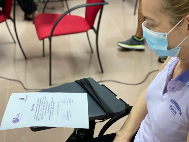 Formación para auxiliares del servicio de apoyo a cuidadores y terapias rehabilitadoras - 2, Foto 2