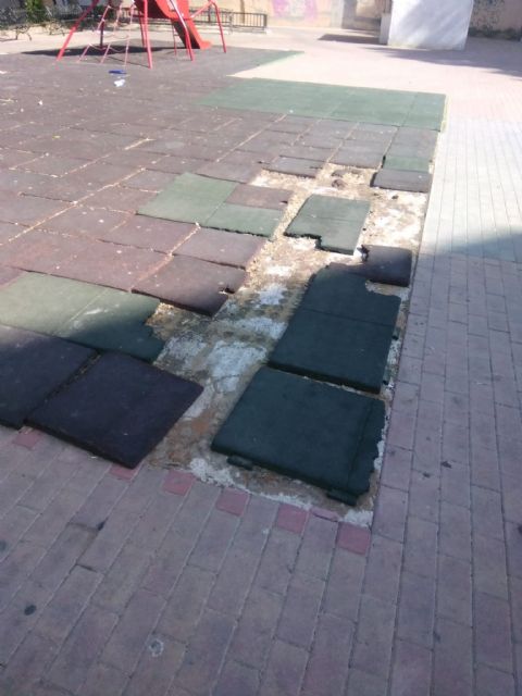 Somos Región Cieza denuncia el penoso estado de conservación y limpieza en el que se encuentran varias localizaciones del municipio, y en concreto el Parque de la Hormiga - 2, Foto 2