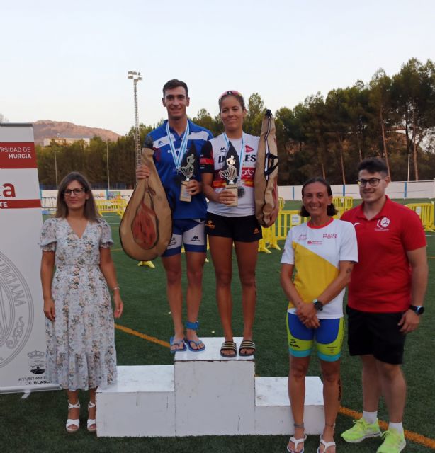 Nieves Navarro y Jesús Montoya, ganadores del XX Triatlón Villa de Blanca - 1, Foto 1