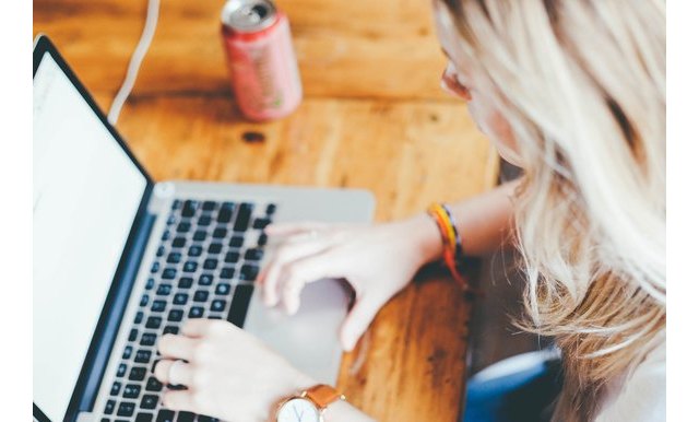 El nuevo verano de los jóvenes: formarse online en vacaciones por miedo al paro - 1, Foto 1