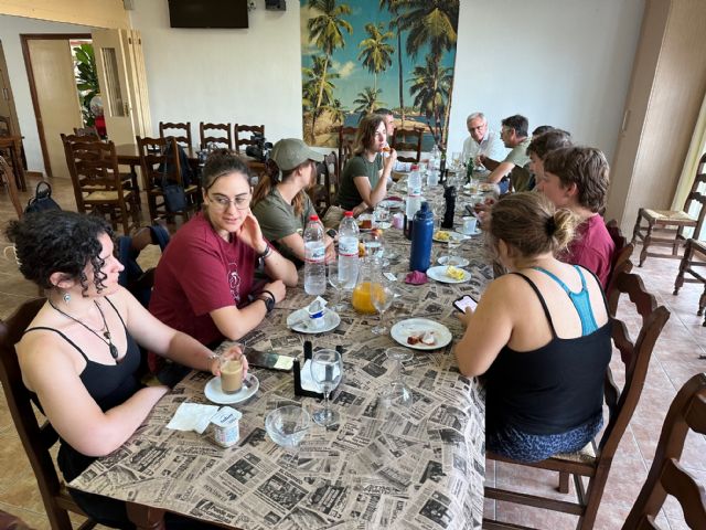 Desayuno con los participantes en la Campaña de Excavaciones de la Sima de las Palomas - 1, Foto 1