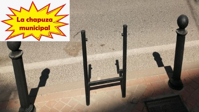 PP: el pueblo sigue sucio, sin limpiar, con desperfectos y desaparición de mobiliario urbano - 3, Foto 3