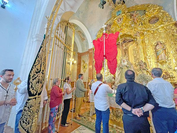 En la Real Ermita de San Gregorio de Osset de Alcalá del Río los peregrinos de San Benito saludaron a la corporación del Jueves Santo - 2, Foto 2