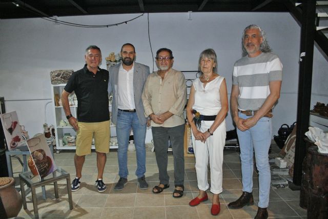 Alfarería, poesía, fotografía, música y vino fueron los protagonistas de la increíble jornada vivida en el Centro Alfarero La Estación de Argamasilla de Calatrava - 2, Foto 2