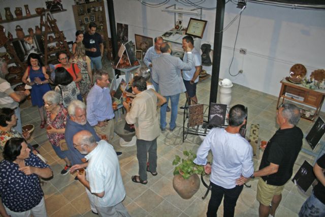 Alfarería, poesía, fotografía, música y vino fueron los protagonistas de la increíble jornada vivida en el Centro Alfarero La Estación de Argamasilla de Calatrava - 3, Foto 3
