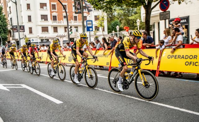 Correos lleva la infraestructura de La Vuelta 22 desde ElPozo Alimentación hasta el Cabo de Gata