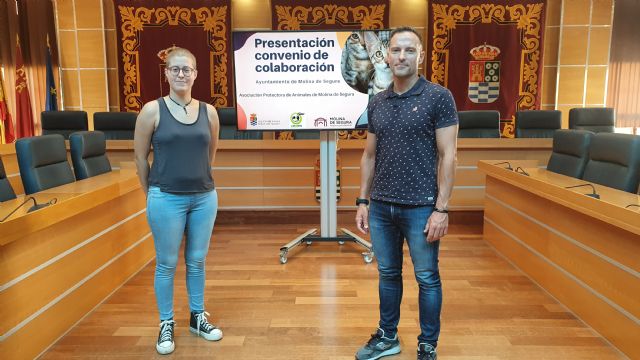 El Ayuntamiento de Molina de Segura y la Asociación Protectora de Animales de la localidad suscriben dos convenios para el control de colonias felinas y la protección de animales y el fomento de su adopción en 2022 - 1, Foto 1
