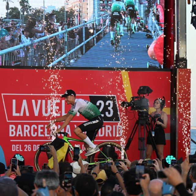 Vuelve a la Vuelta Ciclista la Fan Zone Solidaria de CRC y del equipo Caja Rural - Seguros RGA - 1, Foto 1
