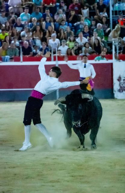 Vicent Garay gana el V Concurso de Recortadores en Calasparra ante una plaza abarrotada - 3, Foto 3