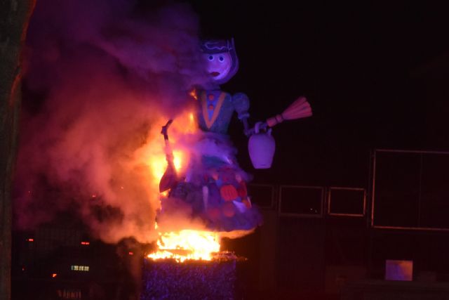Las fiestas patronales 2026 dicen adi�s entre las cenizas de la Quema del Raspajo