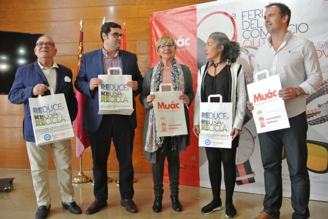 122 comercios ofrecerán descuentos de hasta el 70% en la IX Feria Outlet que se instala el próximo jueves en Alfonso X y Santo Domingo - 1, Foto 1