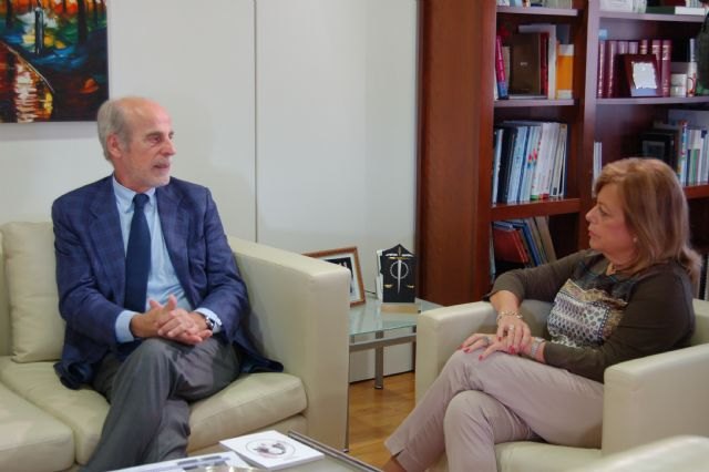 La Comunidad implanta un programa de mentoras para aumentar el éxito escolar en alumnas con riesgo de exclusión - 1, Foto 1