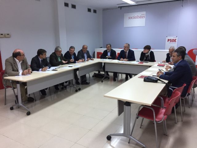 El PSOE reafirma ante las organizaciones agrarias su voluntad de llegar a un Pacto Regional del Agua - 2, Foto 2