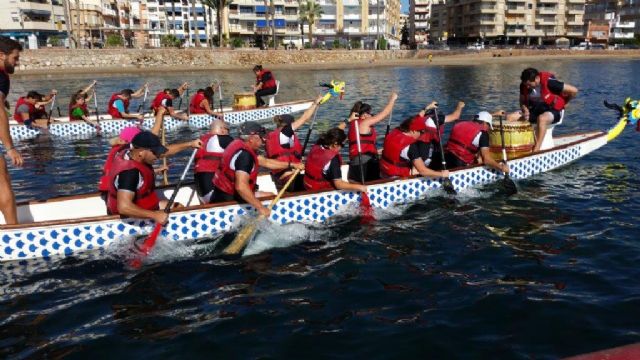 Club Náutico de Águilas en apoyo a la lucha Contra el Cáncer de Mama, con el evento de Dragón Boat en el programa Octubre Joven - 1, Foto 1
