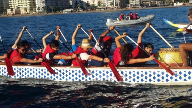 Club Náutico de Águilas en apoyo a la lucha Contra el Cáncer de Mama, con el evento de Dragón Boat en el programa Octubre Joven - 2, Foto 2