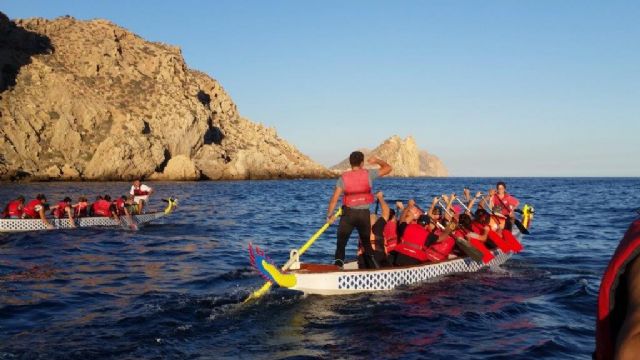 Club Náutico de Águilas en apoyo a la lucha Contra el Cáncer de Mama, con el evento de Dragón Boat en el programa Octubre Joven - 3, Foto 3