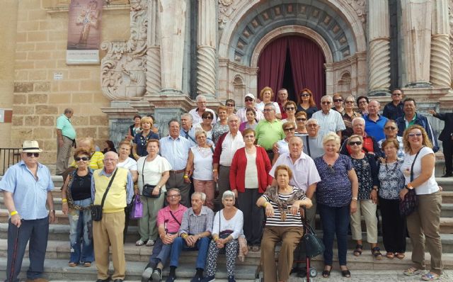 Los hogares inician el curso con una visita a Caravana con motivo del año jubilar - 1, Foto 1