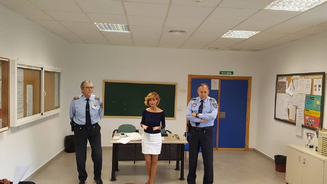 La Policía Local establece un operativo especial en los accesos a los cementerios del municipio con motivo de la celebración de la festividad de Todos los Santos - 1, Foto 1