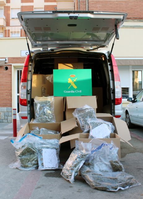 La Guardia Civil intercepta un camión con cerca de 200 kilos de marihuana - 5, Foto 5
