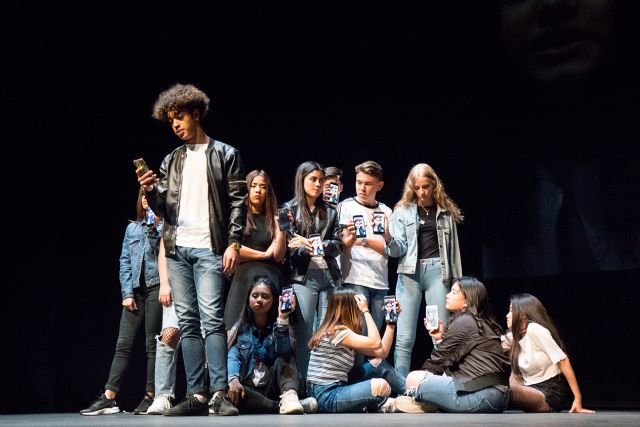 Miles de jóvenes de toda España podrán mostrar su talento teatral y literario gracias a la fundación Coca-Cola - 1, Foto 1
