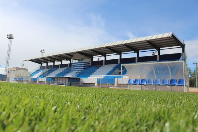 Se renovará el alumbrado de los vestuarios del campo de fútbol Uva Monastrell - 1, Foto 1