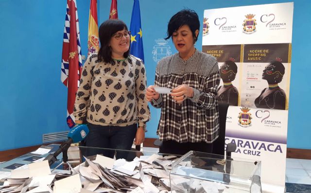 Comercio sortea los premios entre la clientela de la ‘Noche de Shopping & Music’ y realiza un balance muy positivo de la actividad - 1, Foto 1