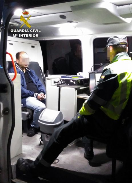 La Guardia Civil detiene en Cartagena al conductor de un turismo por circular en sentido contrario en autovía - 2, Foto 2