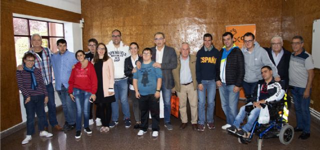APCOM y la UD Caravaca firman un acuerdo para favorecer la integración en el deporte de las personas con discapacidad - 2, Foto 2