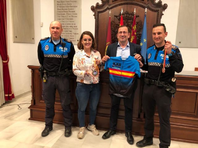 El Ayuntamiento felicita a los agentes de la Policía Local por los buenos resultados conseguidos en el XXII Campeonato de España BTT - 1, Foto 1