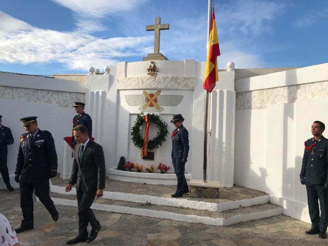 La AGA conmemora el Día de los Caídos por la Patria en el cementerio parroquial de Torre Pacheco - 2019 - 3, Foto 3