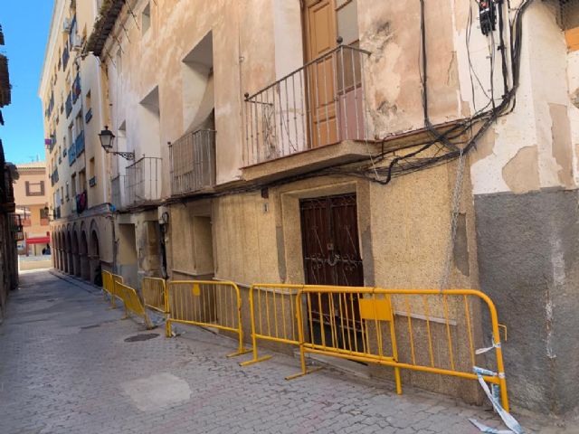 El Ayuntamiento de Lorca ejecutará, de manera subsidiaria, el saneamiento de varias fachadas y la limpieza de solares - 1, Foto 1