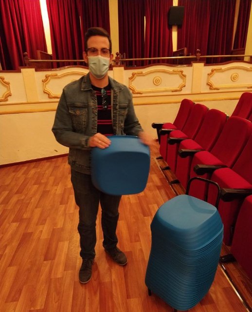 Alzadores infantiles para las butacas del cine del teatro Lope de Vega - 1, Foto 1