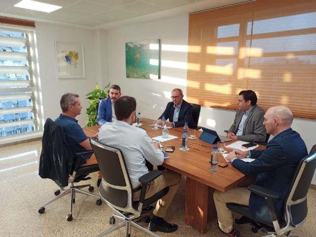 El Gobierno regional y la Cámara de Contratistas comparten la necesidad de impulsar el mercado de materias primas secundarias - 1, Foto 1