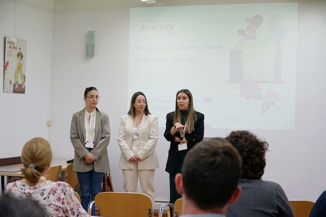 El Museo del Vino acoge la celebración del taller sobre Whatsapp Business, organizado por la AJE Región de Murcia y Ayuntamiento de Bullas - 1, Foto 1