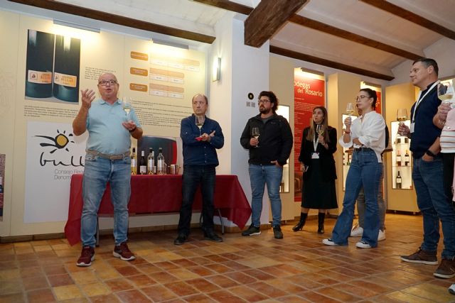 El Museo del Vino acoge la celebración del taller sobre Whatsapp Business, organizado por la AJE Región de Murcia y Ayuntamiento de Bullas - 3, Foto 3