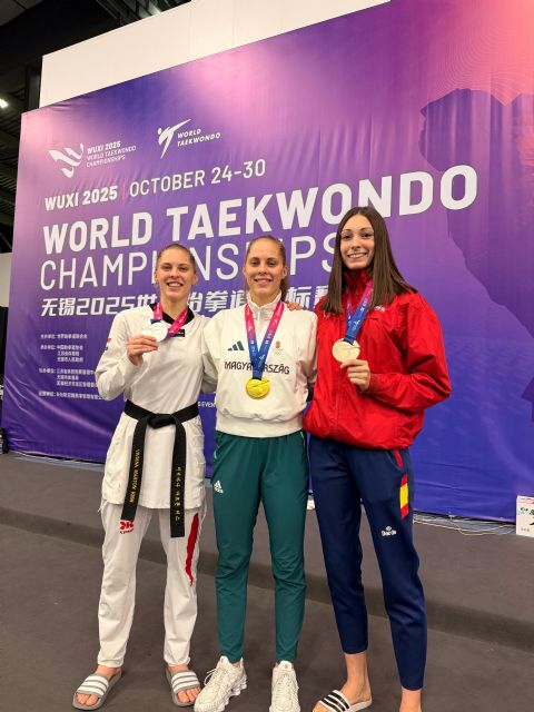 UNIVERSAE felicita al equipo femenino de Hankuk por sus 3 medallas en el Campeonato Mundial de Taekwondo 2025, celebrado en Wuxi, China - 1, Foto 1
