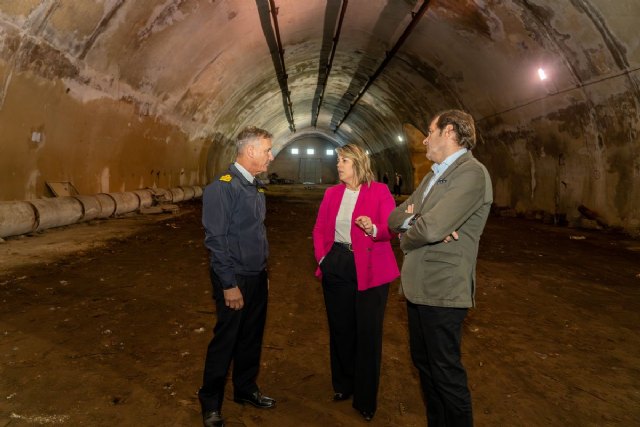 Comienza la descontaminación de los túneles del Espalmador que acogerán el submarino Tonina - 1, Foto 1