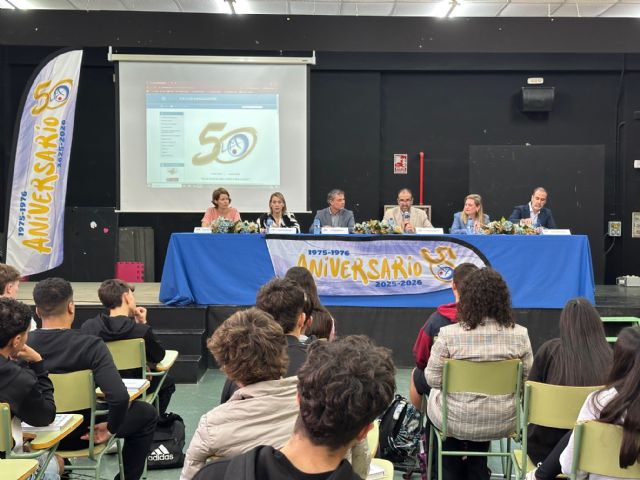 Torre Pacheco celebra el Día de la Educación Financiera con más de 40 estudiantes de Economía del IES Luis Manzanares - 3, Foto 3
