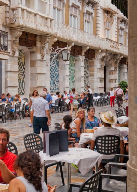 La Región recibe más de 952.000 turistas internacionales hasta septiembre que generaron la cifra récord de 1.383 millones de euros - 1, Foto 1