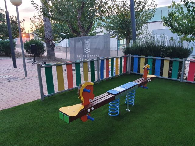 El Gobierno local de Molina de Segura visita la finalización de las obras de remodelación del área infantil del parque del Paseo de Oporto en La Molineta - 4, Foto 4