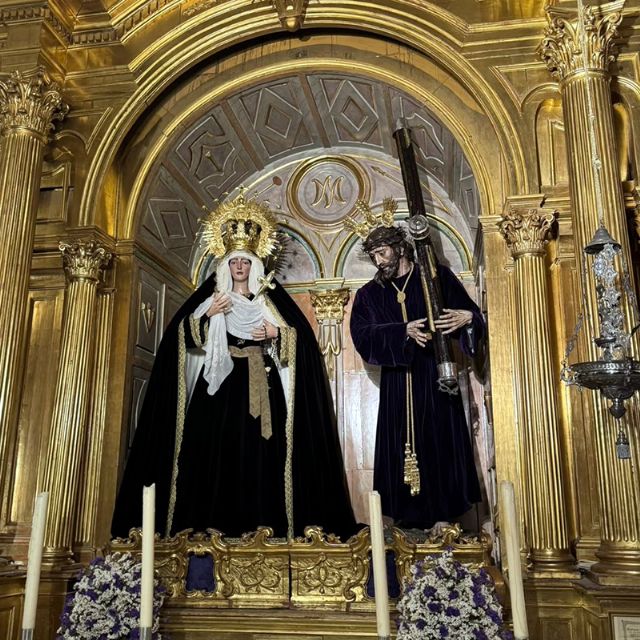 Alcalá del Río rinde homenaje a los fieles difuntos con la Virgen de la Esperanza vestida de luto en Alcalá del Río - 1, Foto 1