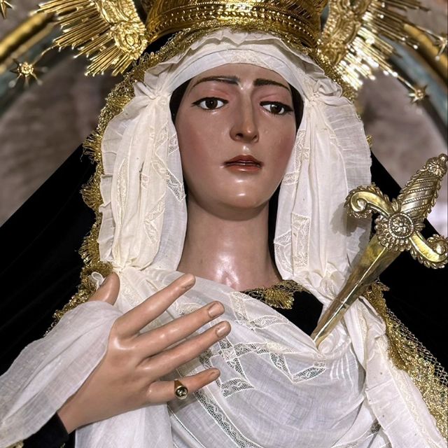 Alcalá del Río rinde homenaje a los fieles difuntos con la Virgen de la Esperanza vestida de luto en Alcalá del Río - 3, Foto 3