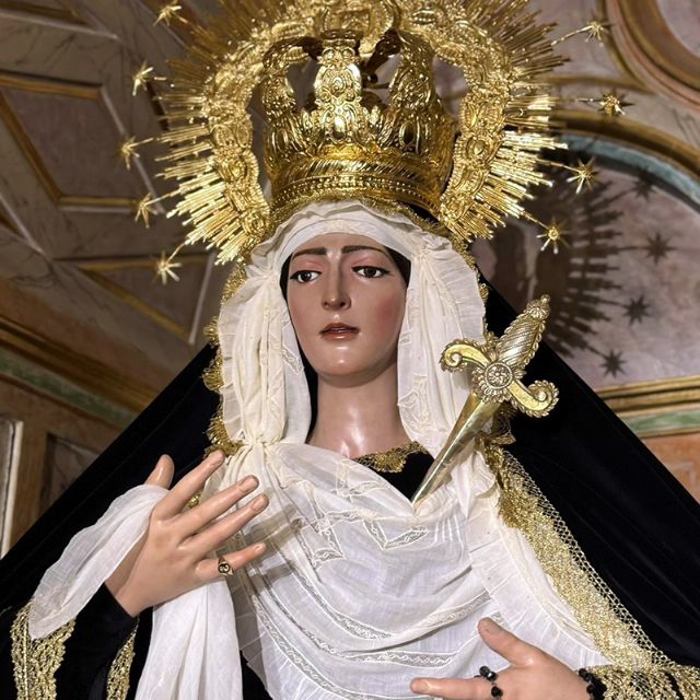 Alcalá del Río rinde homenaje a los fieles difuntos con la Virgen de la Esperanza vestida de luto en Alcalá del Río - 4, Foto 4