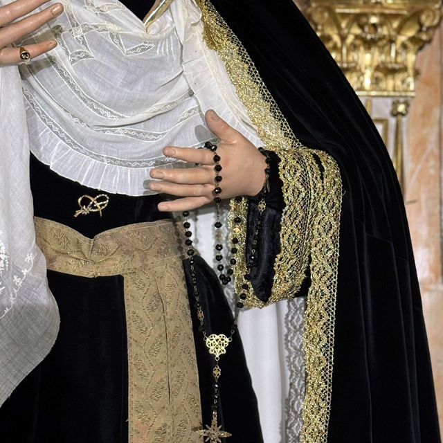 Alcalá del Río rinde homenaje a los fieles difuntos con la Virgen de la Esperanza vestida de luto en Alcalá del Río - 5, Foto 5