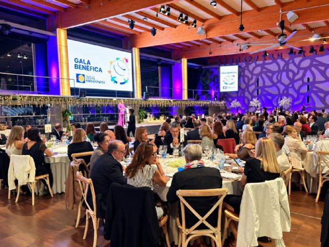 Cerca de 300 personas apoyan la labor de Jesús Abandonado en su primera cena solidaria - 5, Foto 5