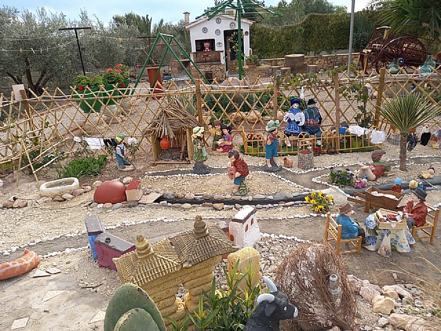 La Hoya cuenta con un Belén artesanal construido, al aire libre, entre plantaciones de lechugas y brócoli - 4, Foto 4
